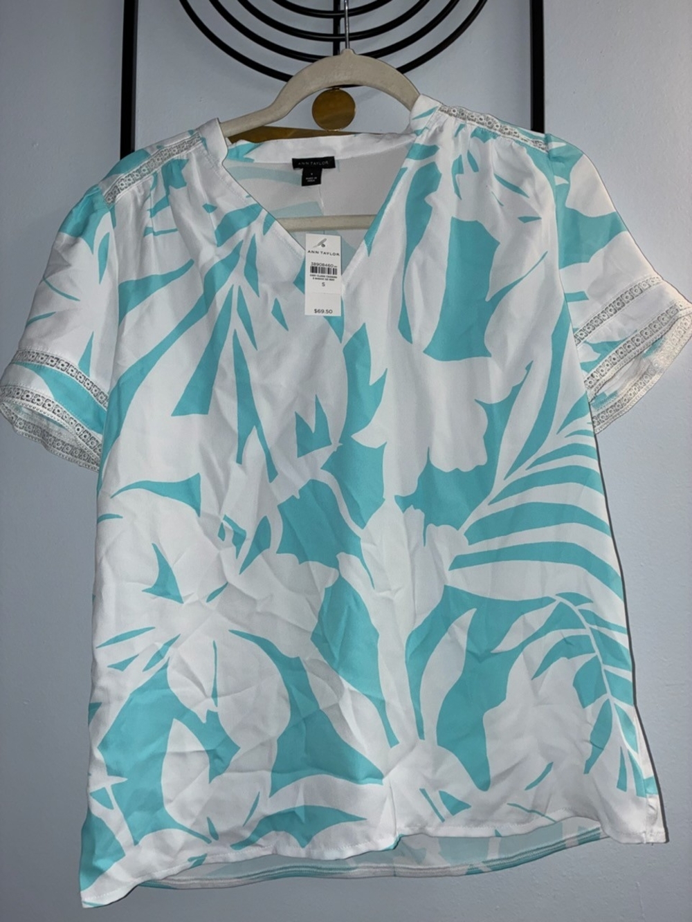 Ann Taylor White & Aqua Tropical Print Short Sleeve Blouse